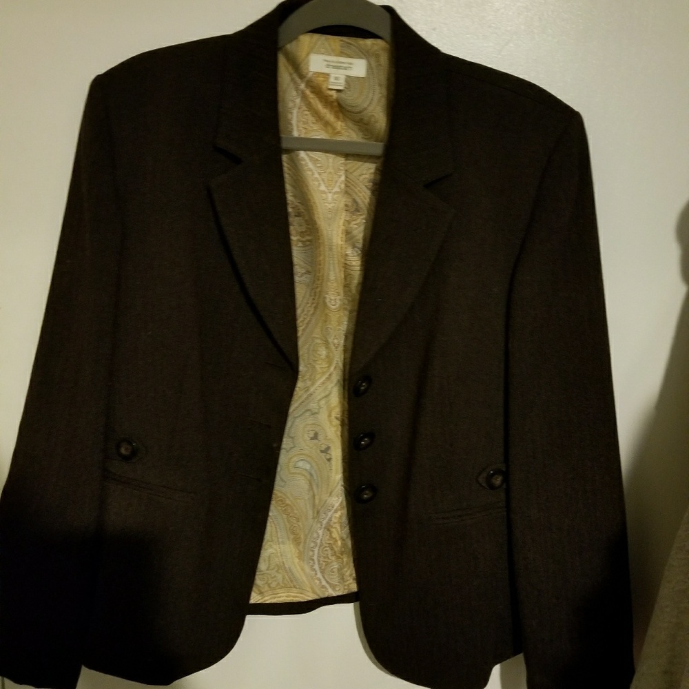 Ladies skirt suit
